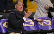 NBA直播-湖记：消息人士称只有当多米诺骨牌倒下后 才能看清休赛期局势
