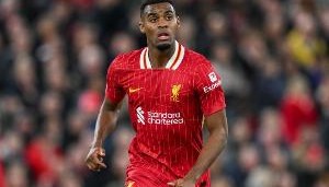 赫拉芬贝赫：教练看到了我作为6号位的潜力 我需要更好地预测比赛