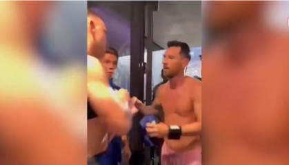 迈阿密国际首秀球衣 梅西给了蓝十字阿根廷前锋