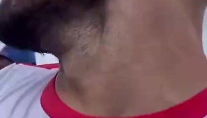 足球直播在线观看-屡遭不顺！奥纳纳在喀麦隆输球后遭丢水瓶，又被曼联放弃转战土超